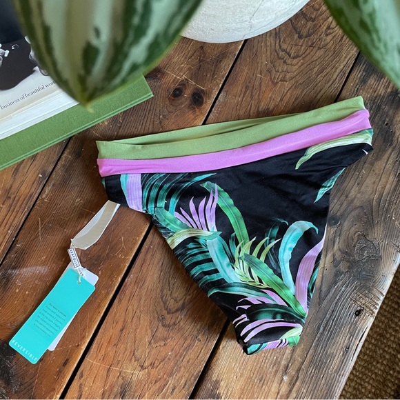 Seafolly Las Palms Hi Rise Bikini Bottoms - Picture 4 of 5